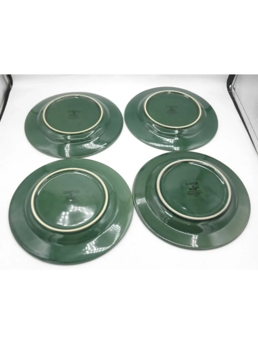 Hampton Forge CHRISTMAS BERRIES Salad Plates Set of 4 Embossed Pattern: HFOCHB